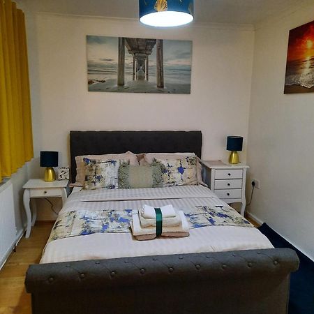 Lovely 2-Bed House In The Heart Of Woodhouse Leeds Лийдс Екстериор снимка