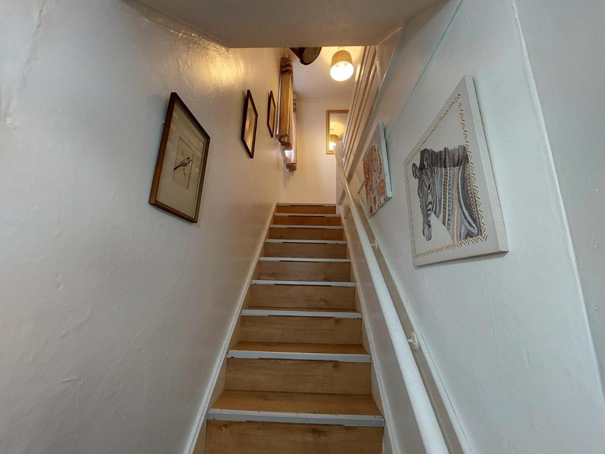Lovely 2-Bed House In The Heart Of Woodhouse Leeds Лийдс Екстериор снимка