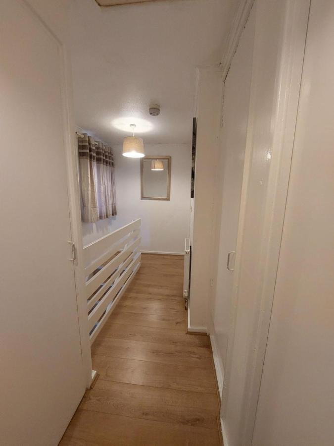 Lovely 2-Bed House In The Heart Of Woodhouse Leeds Лийдс Екстериор снимка
