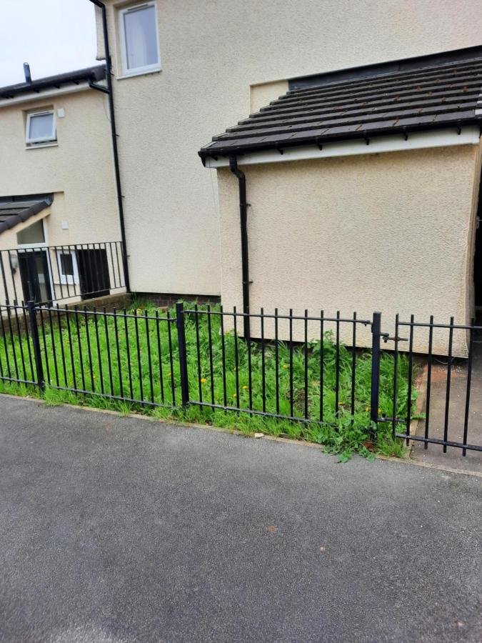 Lovely 2-Bed House In The Heart Of Woodhouse Leeds Лийдс Екстериор снимка