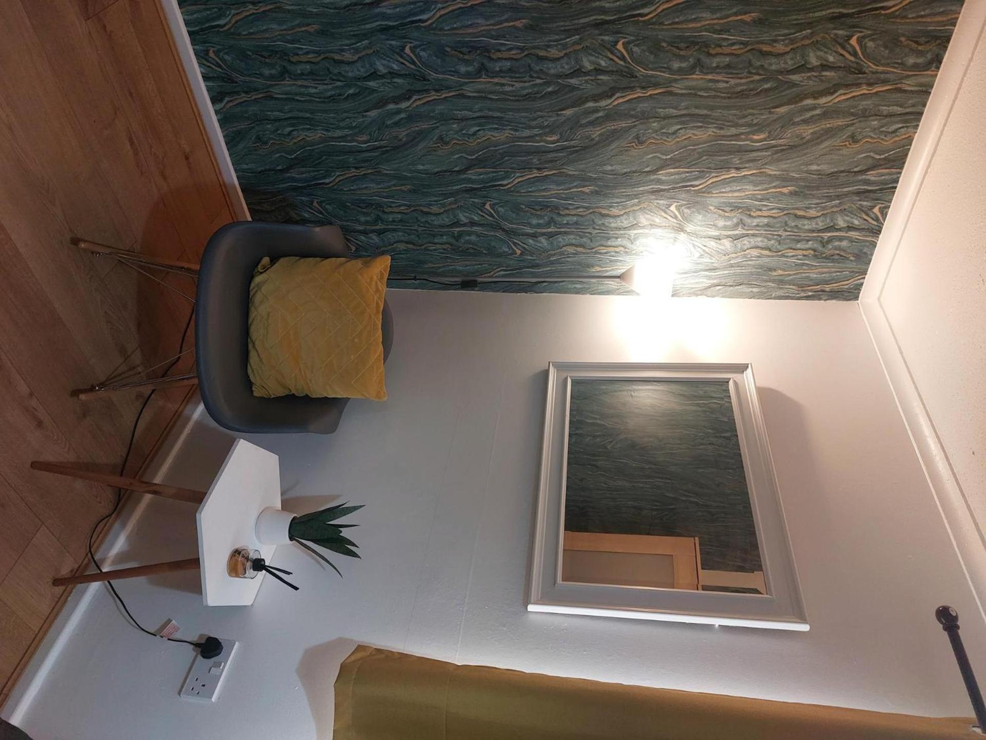 Lovely 2-Bed House In The Heart Of Woodhouse Leeds Лийдс Екстериор снимка