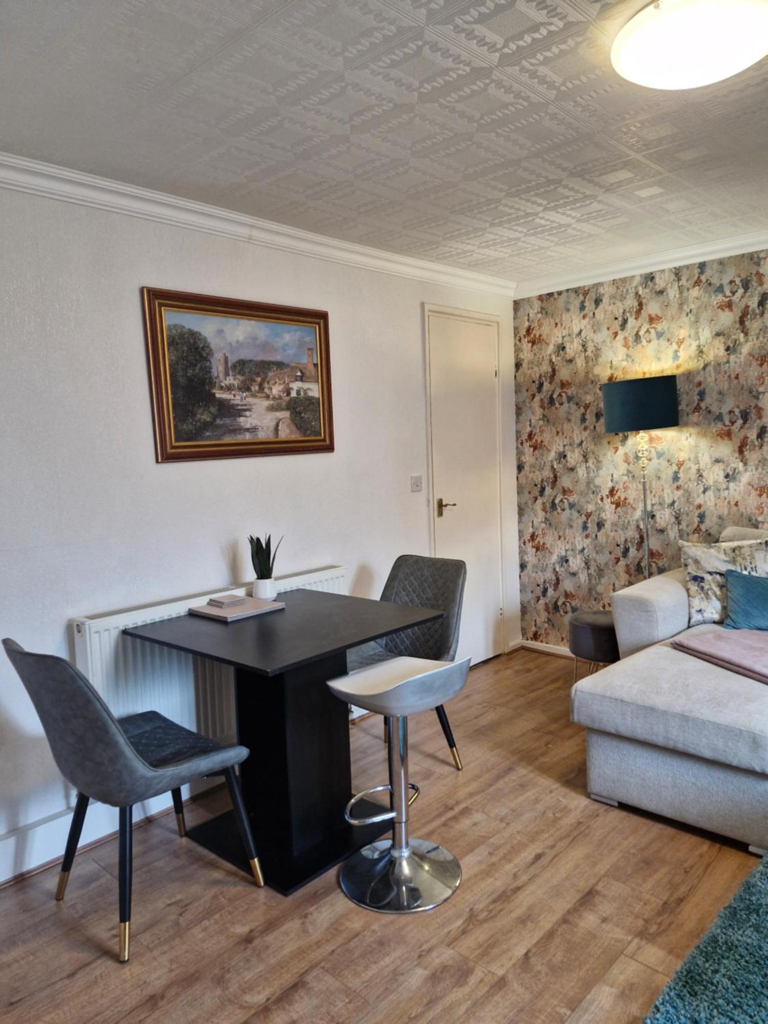 Lovely 2-Bed House In The Heart Of Woodhouse Leeds Лийдс Екстериор снимка
